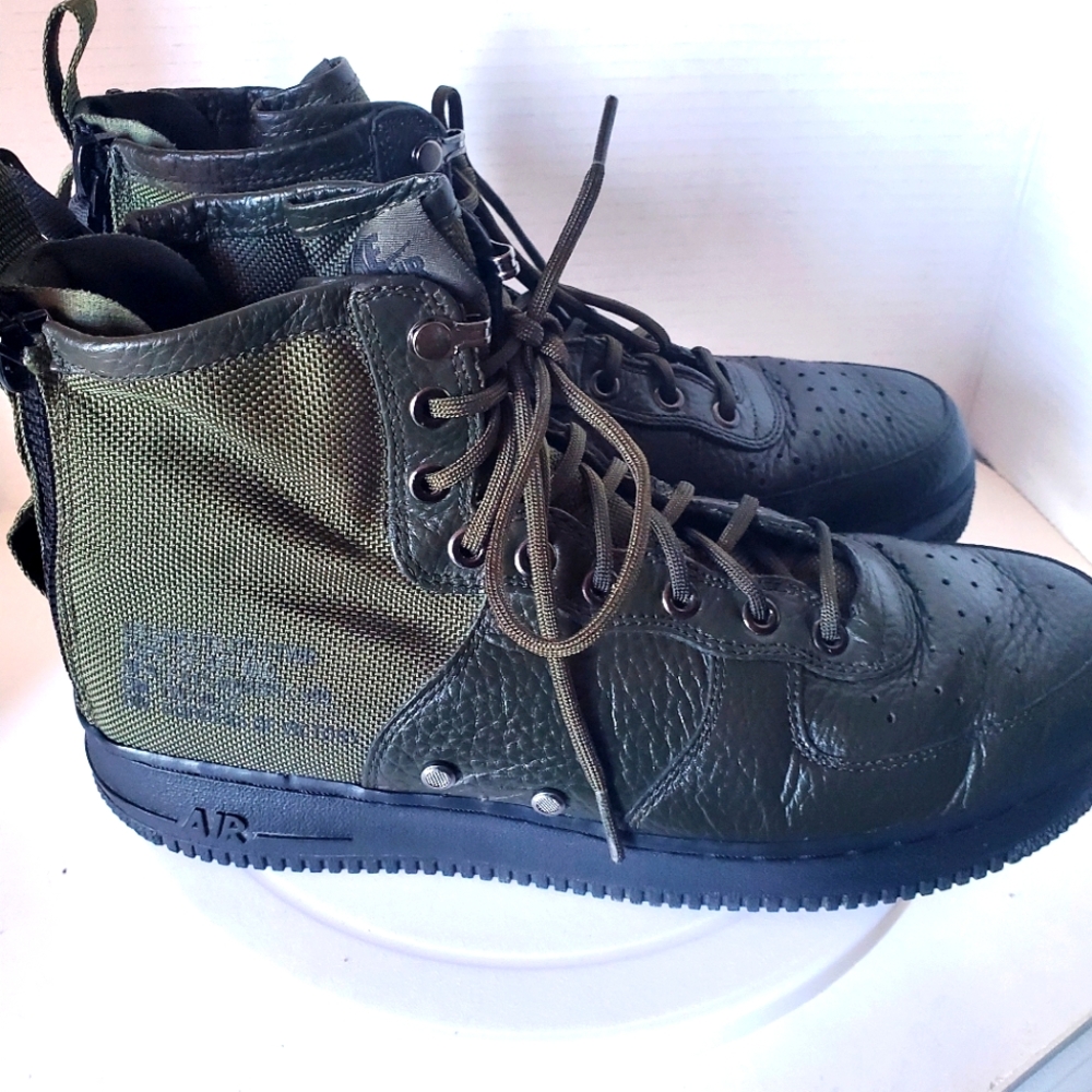 Nike SF AF-1 Army Green Leather & Nylon Sequoia Hitop Sneakets Size 10.5